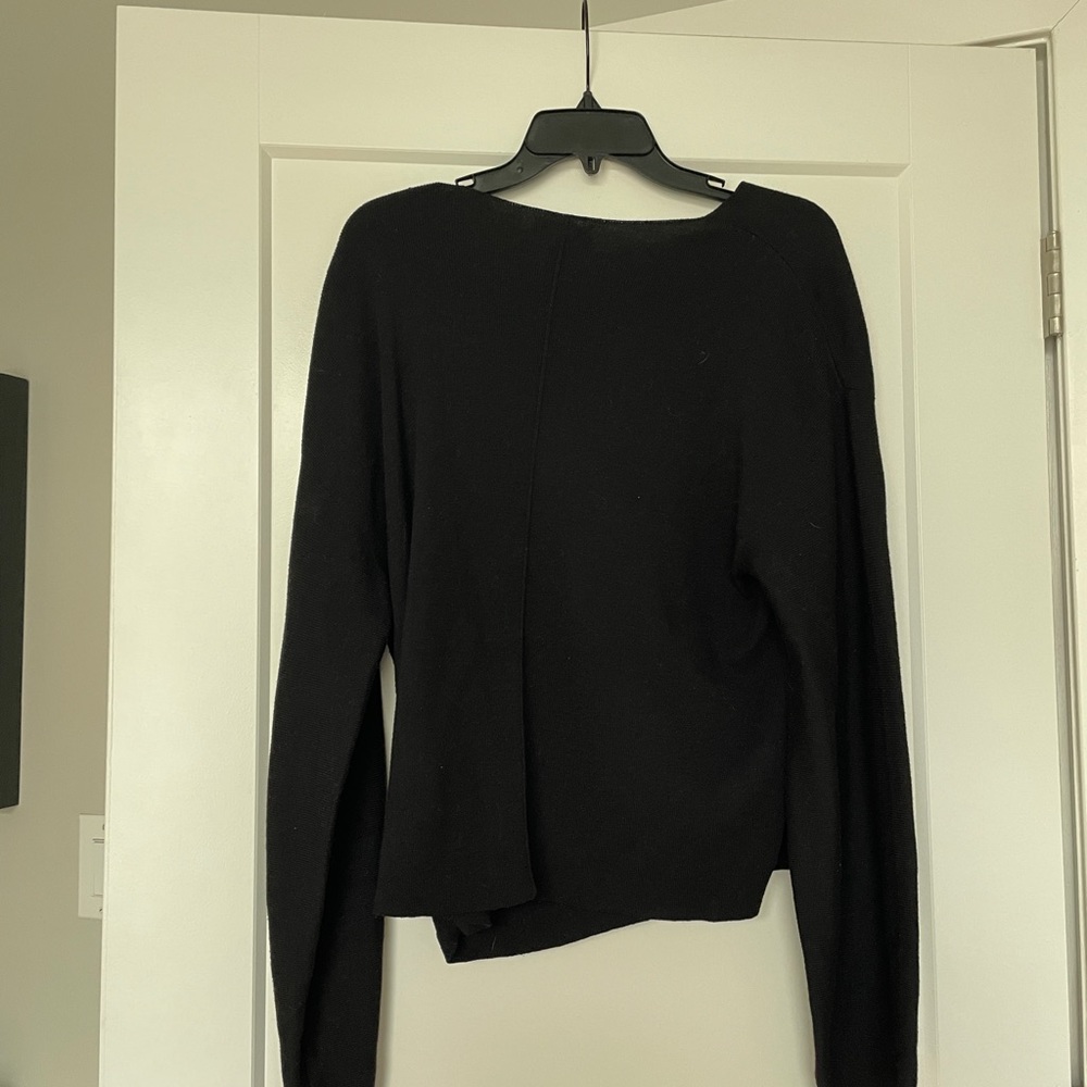 H&M sweater - Picture 2 of 3